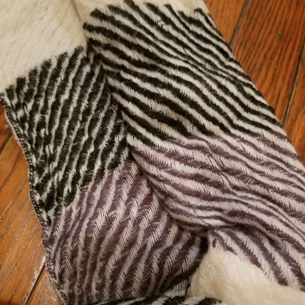 Tri-Coastal Design Colorblock Scarf - Picture 5 of 6